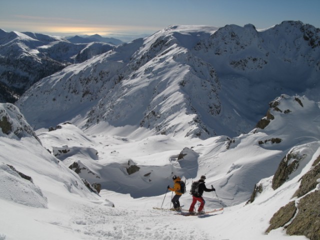 depart du sommet : premier virage de la saison dans le beau goulet sommital