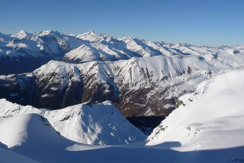 Oberland Bernois : Vue sur le Binntal et l'Oberland Bernois