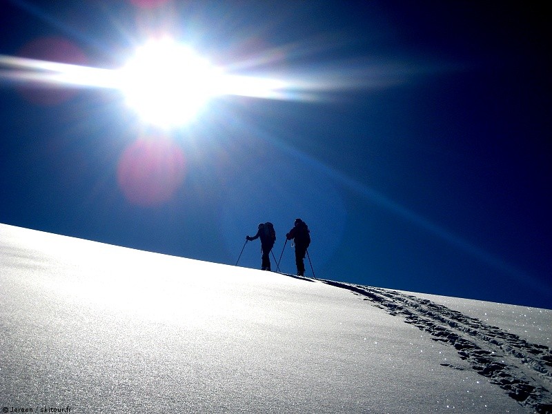 Sous la cîme du Grand Vallon : Montée paisible sous un beau soleil vers la Cîme du Grand Vallon