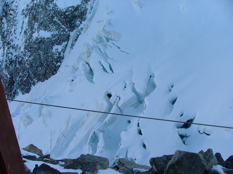 #7 Glacier de l Glacier de l'homme : Les crevassses sous le refuge de l'aigle