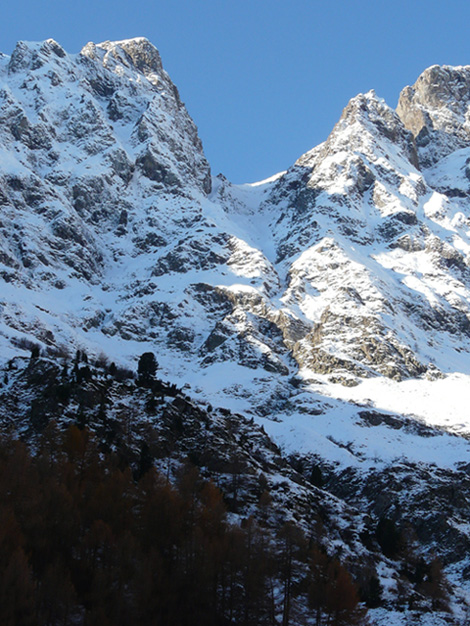 #11 couloir du pré du bouc : manque de neige sur le bas couloir du pré du bouc : manque de neige sur le bas