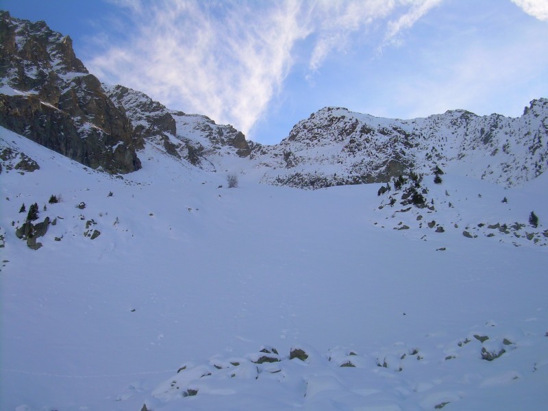 #4 sous le col : neige plus profonde audessus de 2300 sous le col : neige plus profonde audessus de 2300