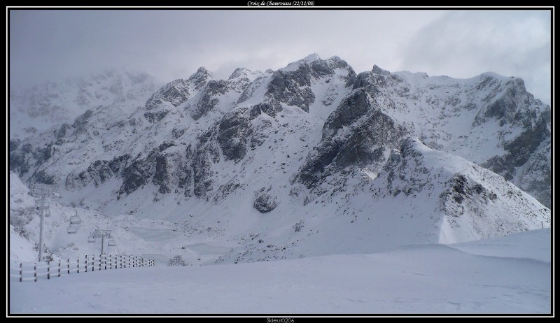 #3 Belledonne : Belle trouée dans les nuages avec vue sur le Grand Van, le Grand Sorbier, la Grande Vaudaine et la Grande Lauzière dans les nuages. Belledonne : Belle trouée dans les nuages avec vue sur le Grand Van, le Grand Sorbier, la Grande Vaudaine et la Grande Lauzière dans les nuages.