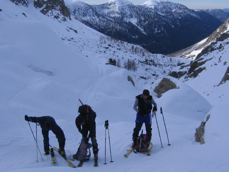 #9 Vallon de Cabret : Les couteaux se sont imposés rapidement...
Remarquez mon beau short bleu ! Il m Vallon de Cabret : Les couteaux se sont imposés rapidement...
Remarquez mon beau short bleu ! Il m'a été rudement utile !!!