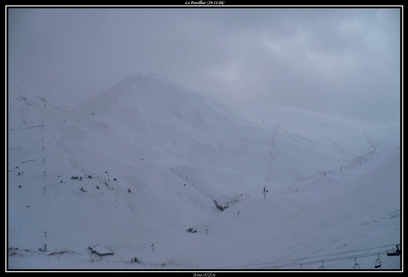 #6 Les Bergeries : Le mauvais temps est là, il est temps de descendre car le vent s Les Bergeries : Le mauvais temps est là, il est temps de descendre car le vent s'accentu. Vue sur le Pérollier.