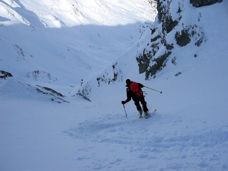 Rocher de l'Eveque : en direction d'un goulet qui ne debouchera jamais....