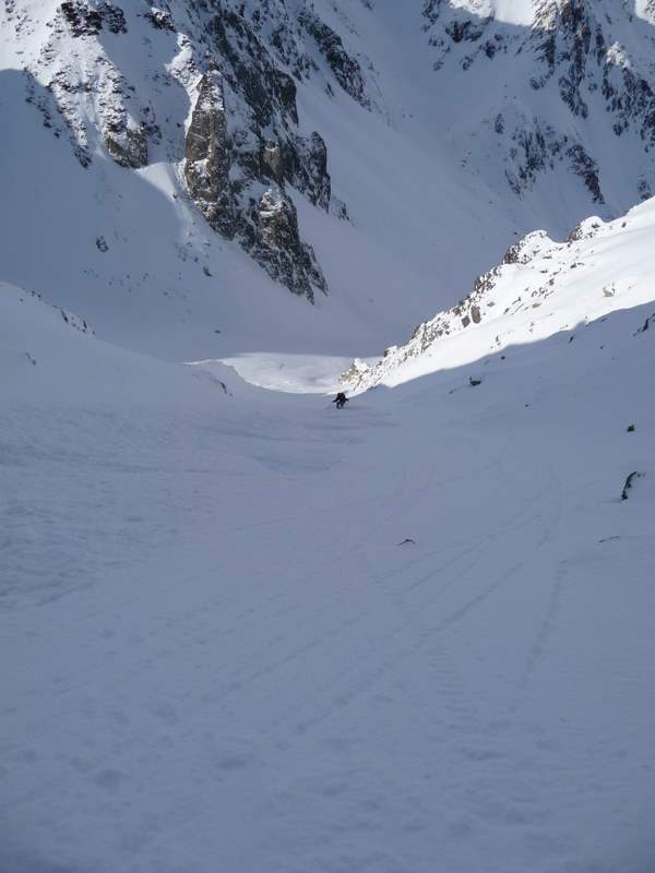#6 Rochers de Vallorin : Bonne neige dans le couloir NW Rochers de Vallorin : Bonne neige dans le couloir NW