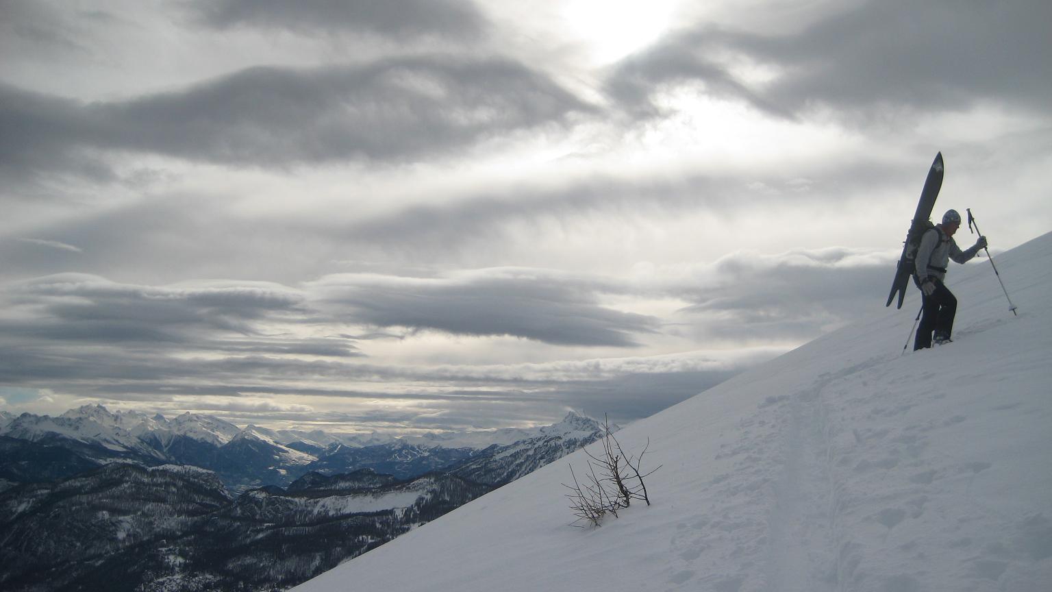 #1 L L'Ours : Le temps s'est rapidement couvert.