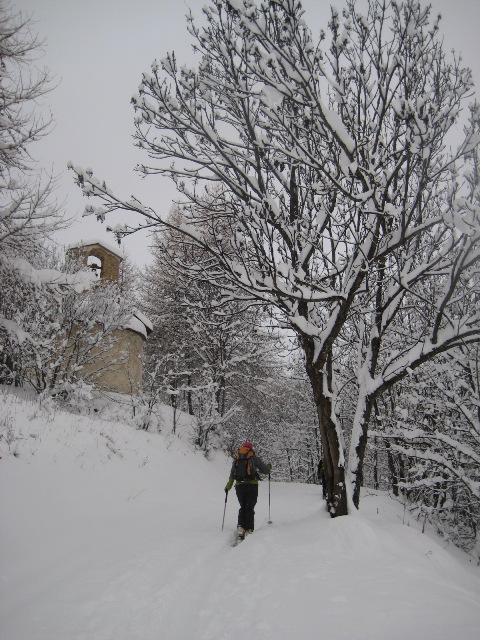 #3 Début de la montée : Belle petite chapelle. Début de la montée : Belle petite chapelle.