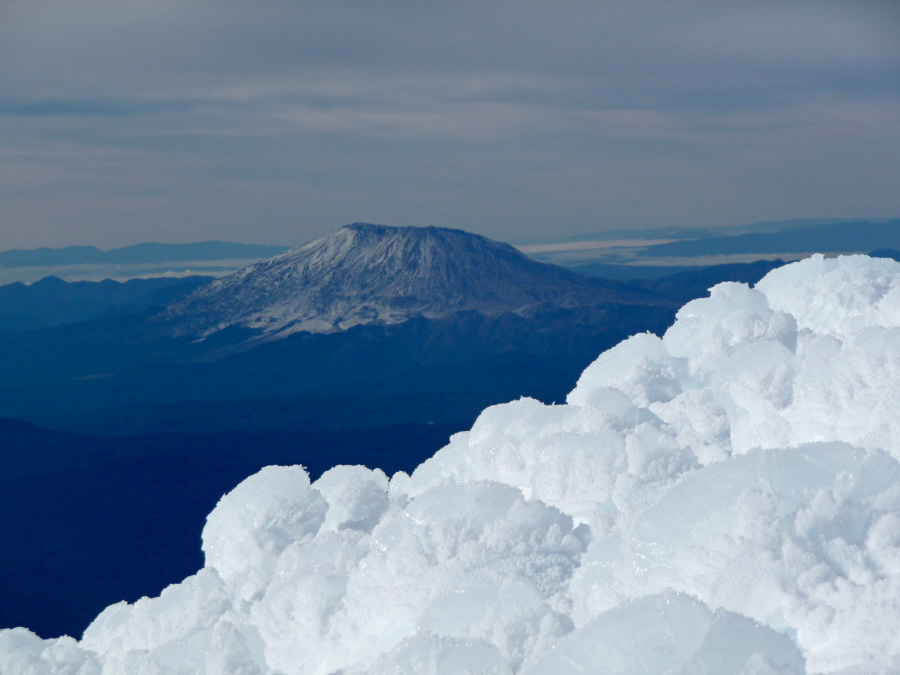 St Helène : Le Volcan tronqué vu du sommet du Mt Adams