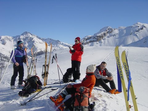 #3 Pose casse-croute : Eric, Viviane, Monique, Thierry , Cairn05 à l Pose casse-croute : Eric, Viviane, Monique, Thierry , Cairn05 à l'objectif