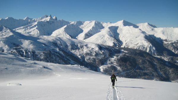 #2 Aiguilles d Aiguilles d'Arve : Beau panorama tout au long de la "course". Enfin c'est plus un joli cadre pour un station
