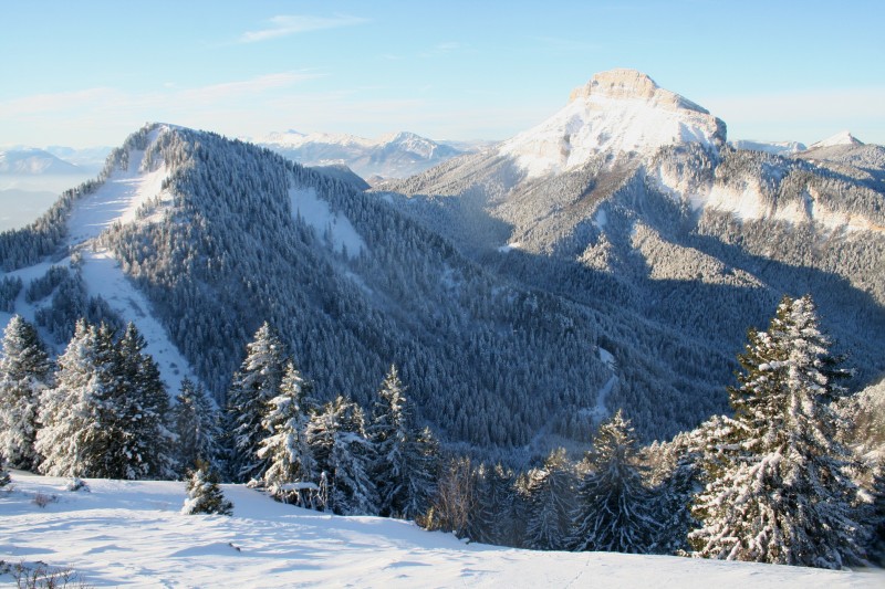 #3 Bec Charvet : Le Bec et Chamechaude : pentes de Pravouta
Le Bec est bien tracé Bec Charvet : Le Bec et Chamechaude : pentes de Pravouta
Le Bec est bien tracé