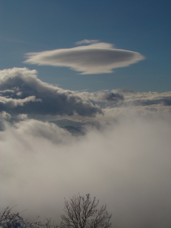 #2 lenticulaie : beaucoup de vent en altitude... lenticulaie : beaucoup de vent en altitude...