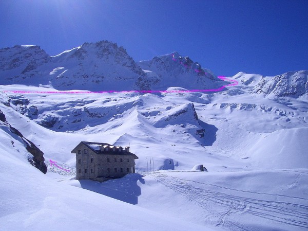 #1 Grand Paradis en traersée : L Grand Paradis en traersée : L'itinéraire de montée au Grand Paradis vu depuis le refuge Chabod.