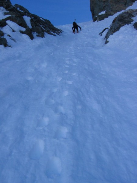 Couloir sud des Agneaux : Couloir final entre le glacier et l'arête sommitale