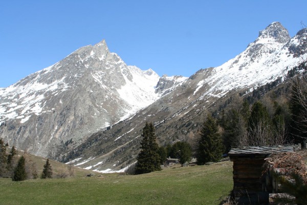 #1 Aiguille Doran : Le topo passe à gauche de l Aiguille Doran : Le topo passe à gauche de l'Aiguille et on redescent par le côté droit.