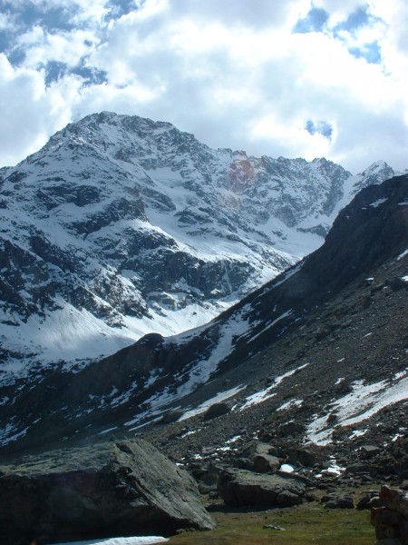 #1 Aiguille de l Aiguille de l'Olan : Sur la droite, on peut distinguer le couloir NE de la pointe Maximin