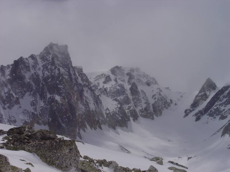 #6 Mont thabor : Le mont Thabor (le sommet plat), et au fond, le col du thabor vu depuis le col du cheval blanc. Mont thabor : Le mont Thabor (le sommet plat), et au fond, le col du thabor vu depuis le col du cheval blanc.
