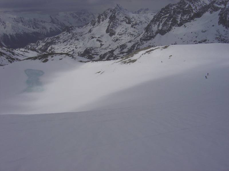 #3 Itineraire col de Labby : Descente côté Aussois du col de Labby.
Arrivée sur le Lac du genepy à 2906 m Itineraire col de Labby : Descente côté Aussois du col de Labby.
Arrivée sur le Lac du genepy à 2906 m