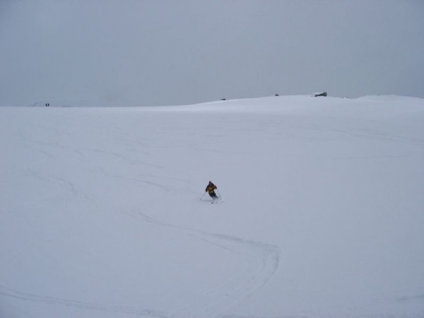 #7 Monte Rosa gletscher : Descente en poudreuse mais dans le brouillard Monte Rosa gletscher : Descente en poudreuse mais dans le brouillard