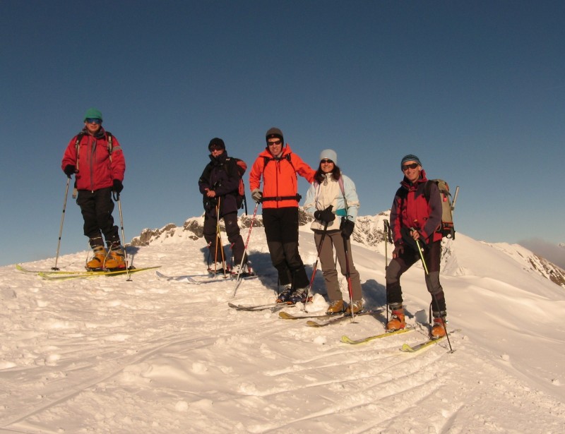 #3 Pointe d Pointe d'Uble : Toute l'équipe est prête pour la descente !