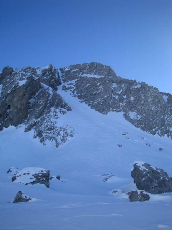 #3 Couloir a l Couloir a l'aplomb de la creus : Il a était skié recement