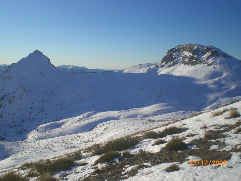 #1 départ les choches en vue : A gauche la gde cloche de barles et à droite Nibles(petite cloche) départ les choches en vue : A gauche la gde cloche de barles et à droite Nibles(petite cloche)
