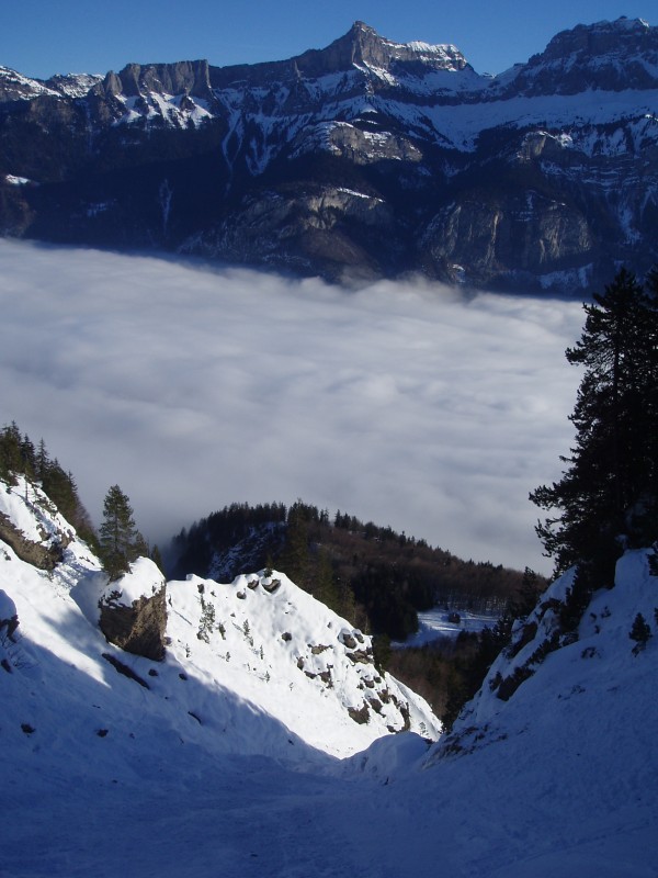 #1 Le bas du couloir : La vallée de l Le bas du couloir : La vallée de l'Arve dans le brouillard