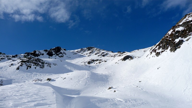 #3 Moquette de ce côté : Descente côté Est Moquette de ce côté : Descente côté Est