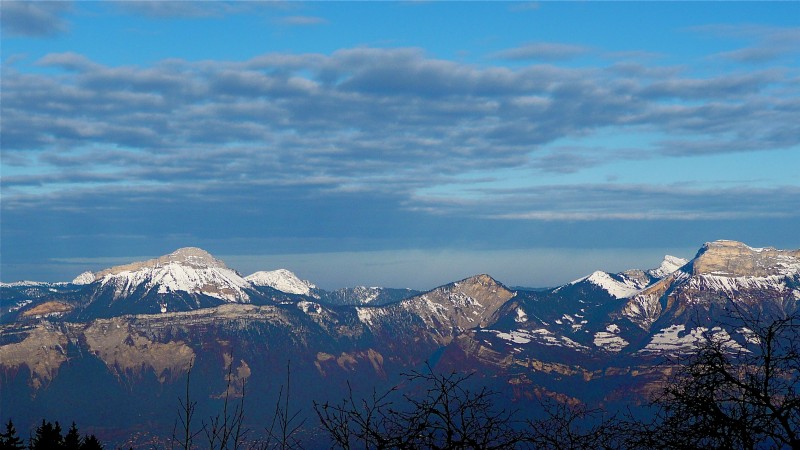 #2 Charteuse : Sous le lac du Crozet, la Charteuse manque de neige Charteuse : Sous le lac du Crozet, la Charteuse manque de neige