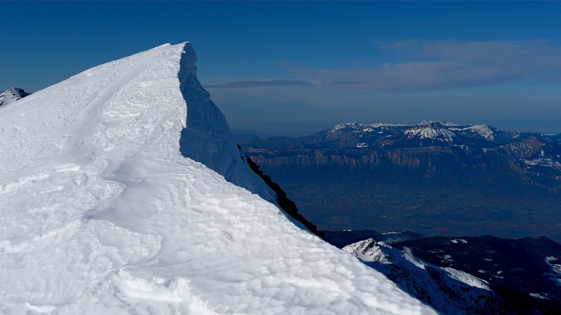 #6 Grésivaudan : Congère au sommet , La grande Lance à gauche, Chamechaude au center Grésivaudan : Congère au sommet , La grande Lance à gauche, Chamechaude au center
