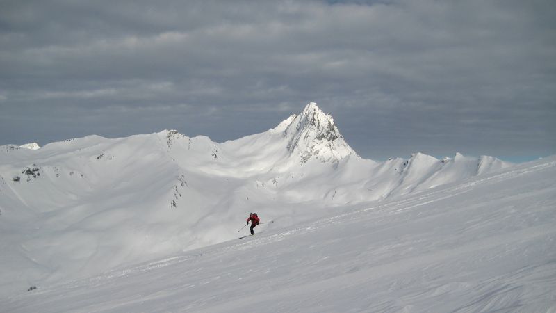 #1 L L'Eypiol : Descente du sommet face au Bric Bouchet.