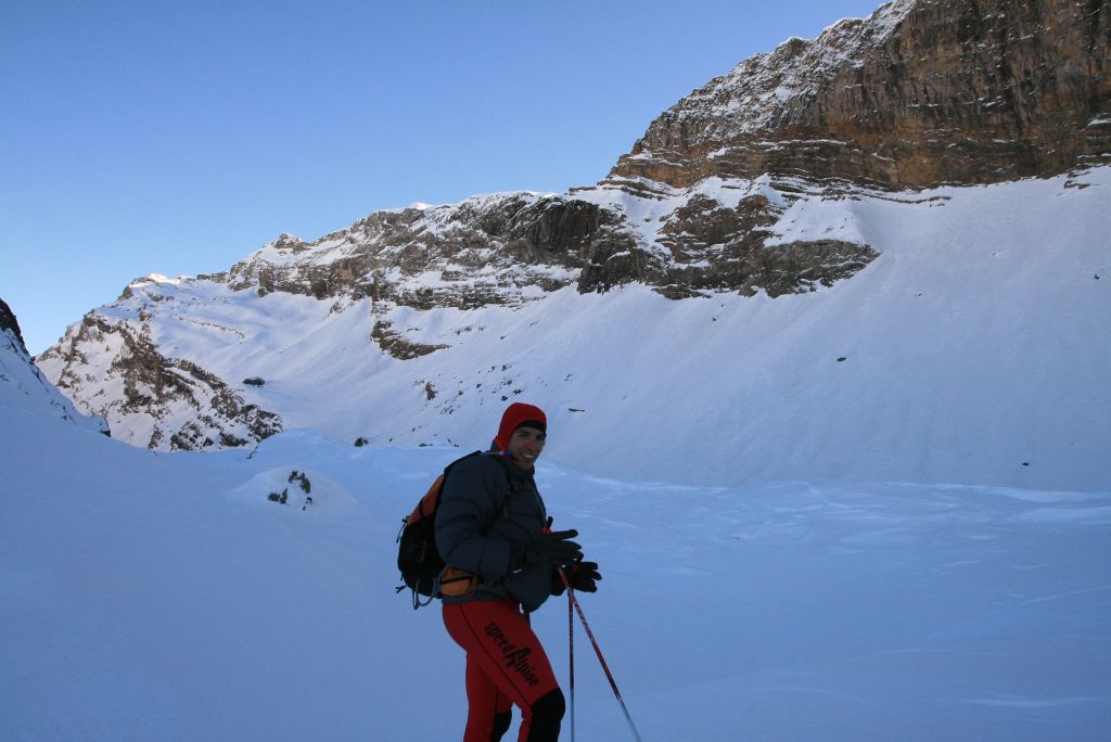 #1 Lac des Chambres : Maxime devant les Avoudrues. Pour que Maxou monte en doudoune (même s Lac des Chambres : Maxime devant les Avoudrues. Pour que Maxou monte en doudoune (même s'il m'attend), c'est qu'il fait pas bien chaud !