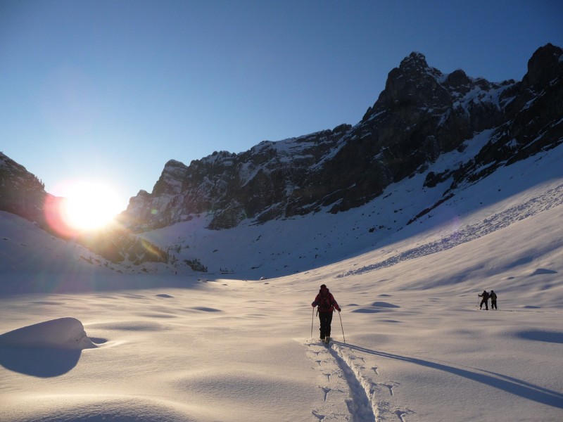 #12 Vallon de Salvadon : Retour aux chalets de Salvadon avec le soleil couchant Vallon de Salvadon : Retour aux chalets de Salvadon avec le soleil couchant