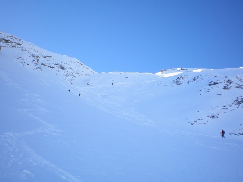 combe nord est : à l'ombre mais poudreuse