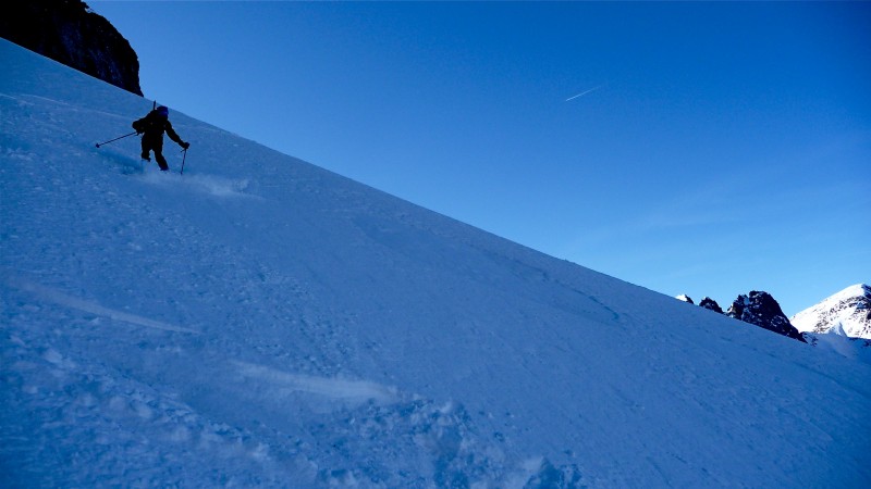 #5 Pied du couloir nord : Neige excellente au pied des falaises Pied du couloir nord : Neige excellente au pied des falaises
