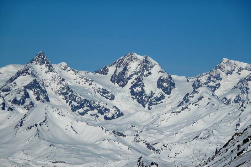 #2 Coup de zoom : sur l Coup de zoom : sur l'Aiguille des Glaciers, Tré la Tête, et Bionnassay (sans doute).