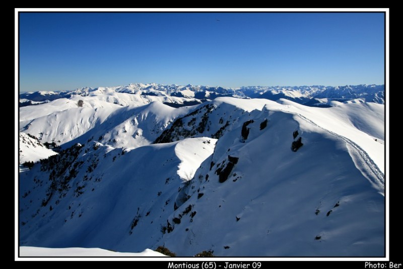 #3 vers l vers l'est : le premier couloir en face nord fait bien envie !!