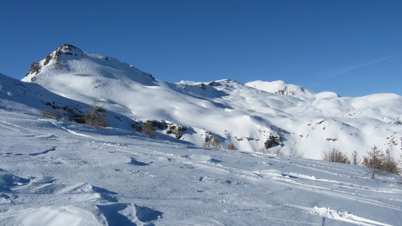 #6 Depuis le sommet : vue sur Pinfol, la tête de Vautisse est cachée derrière. Depuis le sommet : vue sur Pinfol, la tête de Vautisse est cachée derrière.