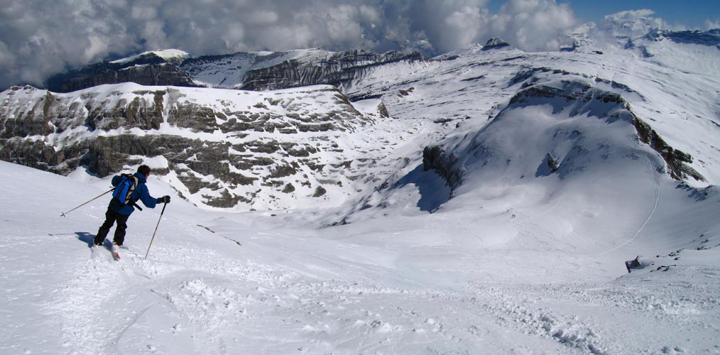 #4 Combe de Monthieu : A droite la Tête des Lindars et derrière les Grandes Platières. Combe de Monthieu : A droite la Tête des Lindars et derrière les Grandes Platières.