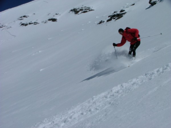 #3 poudre de Mai : Greg en action; on aperçoit en haut à G la rupture de plaque. poudre de Mai : Greg en action; on aperçoit en haut à G la rupture de plaque.
