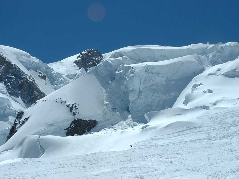 #10 Attention auxchuttes de séracs : Attention aux chuttes de séracs ! Attention auxchuttes de séracs : Attention aux chuttes de séracs !