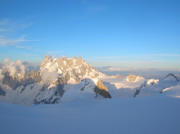 Les Grandes Jorasses : Vue depuis le refuge des Cosmiques...