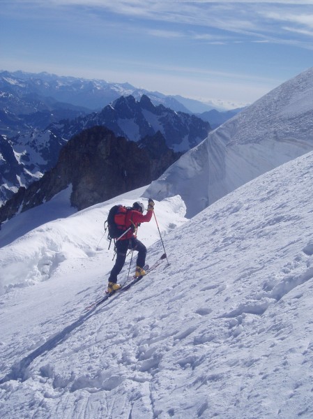 #3 Vincent dans la face : Vincent repart aprés une courte pause; l Vincent dans la face : Vincent repart aprés une courte pause; l'altitude se fait sentir