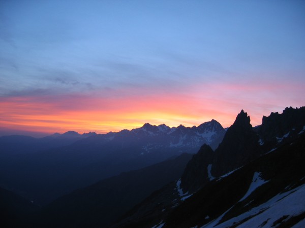 #1 Lever de soleil sur Belledonne : C Lever de soleil sur Belledonne : C'est l'été, c'est le début des incendies
