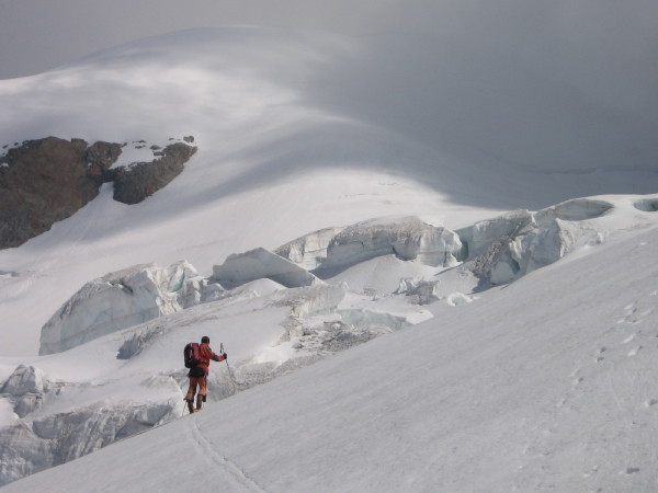 #9 Glacier des Glaciers : La traversée sur le glacier vers 3200 m Glacier des Glaciers : La traversée sur le glacier vers 3200 m
