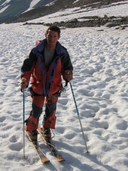 #7 Premier névé : Neige bien sculptée ... heureusement ça va se ramollir avant la descente Premier névé : Neige bien sculptée ... heureusement ça va se ramollir avant la descente