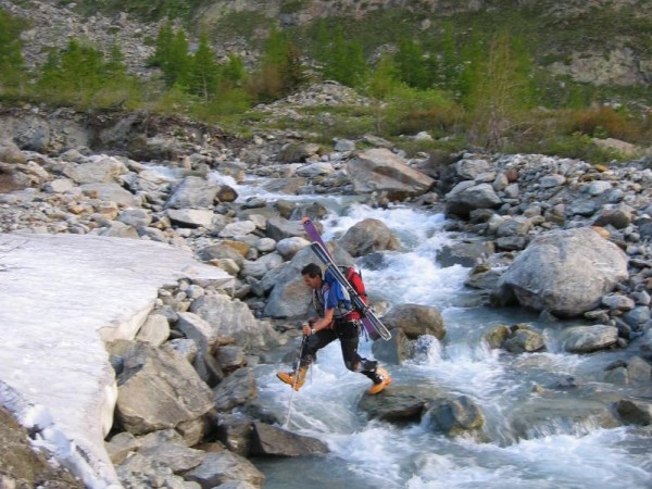 #2 Saute ruisseau : Dans la variante buccolique, P. joue à saute ruisseau Saute ruisseau : Dans la variante buccolique, P. joue à saute ruisseau