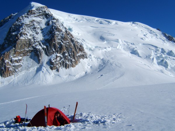 #1 Bivouac au Col du Midi : A quelques hectomètres des Cosmiques Bivouac au Col du Midi : A quelques hectomètres des Cosmiques